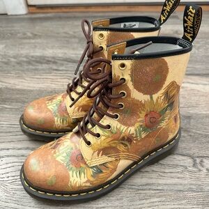 Limited Edition Dr. Doc Martens Van Gogh Sunflower Painting Design Boots Sz 7 Wo